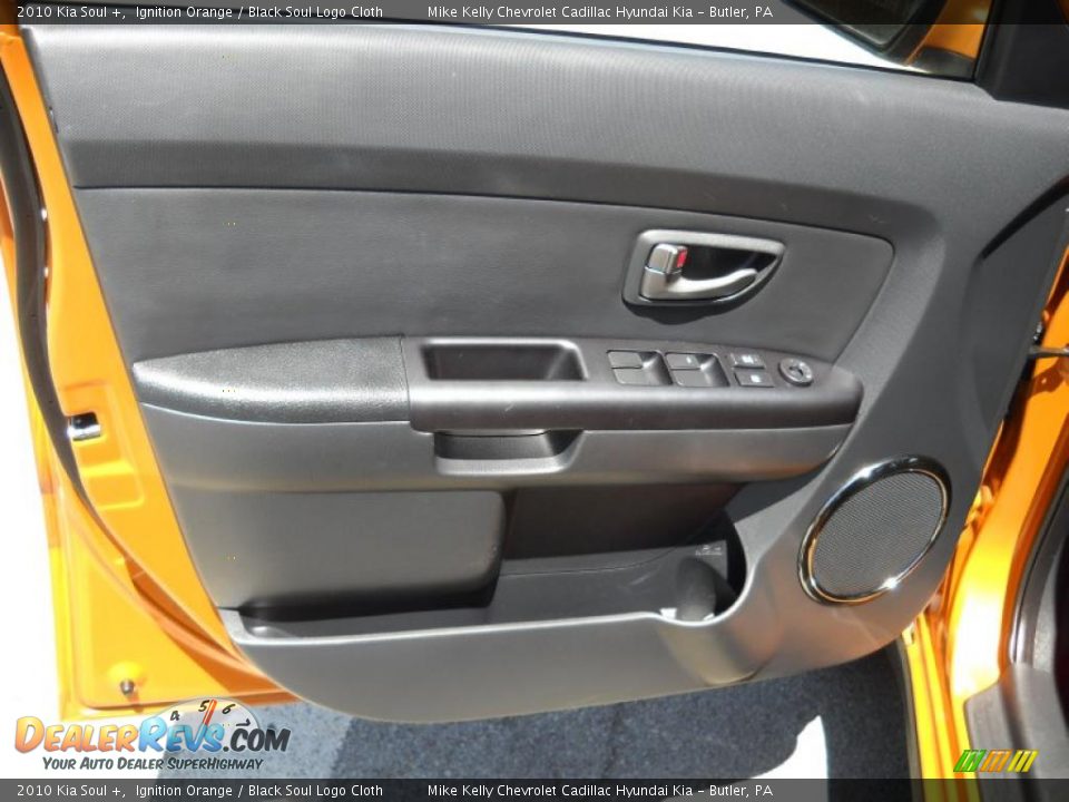 2010 Kia Soul + Ignition Orange / Black Soul Logo Cloth Photo #7