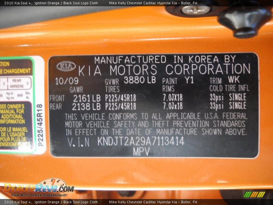 2010 Kia Soul + Ignition Orange / Black Soul Logo Cloth Photo #10