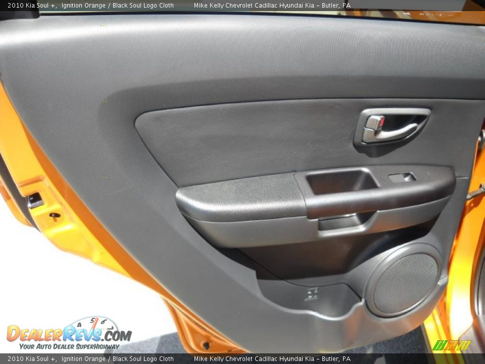 2010 Kia Soul + Ignition Orange / Black Soul Logo Cloth Photo #11