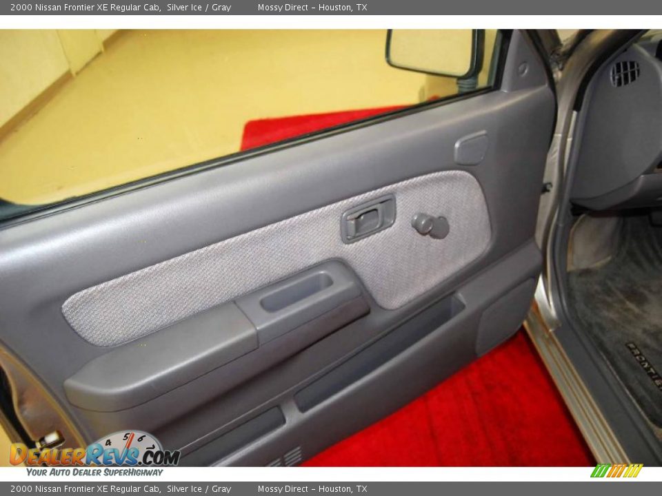 Door Panel of 2000 Nissan Frontier XE Regular Cab Photo #9