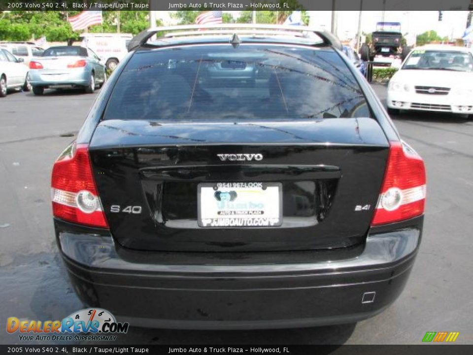 2005 Volvo S40 2.4i Black / Taupe/Light Taupe Photo #9