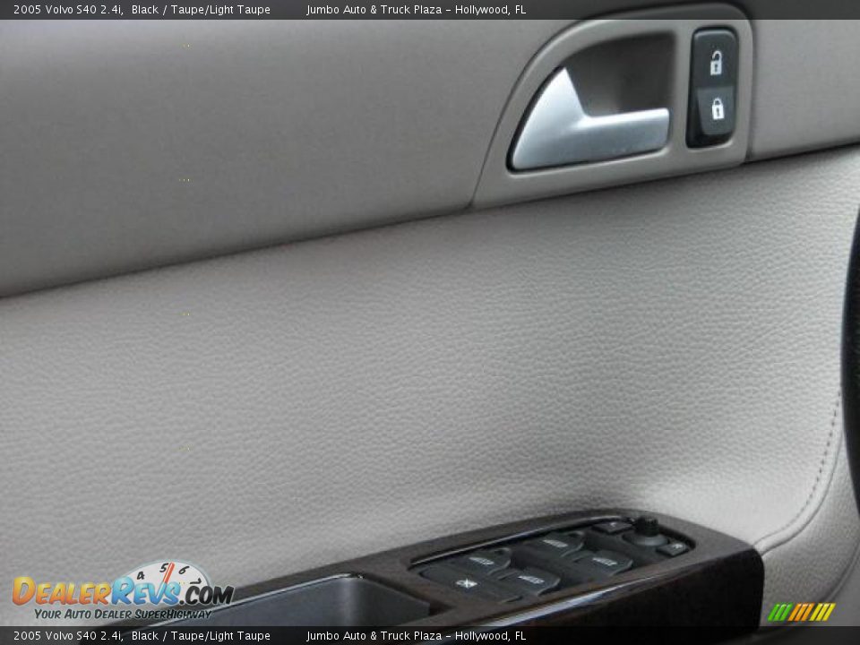 2005 Volvo S40 2.4i Black / Taupe/Light Taupe Photo #23