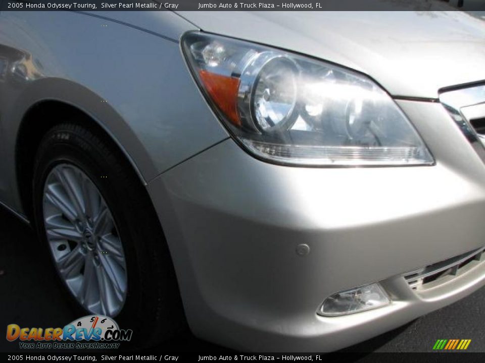 2005 Honda Odyssey Touring Silver Pearl Metallic / Gray Photo #2
