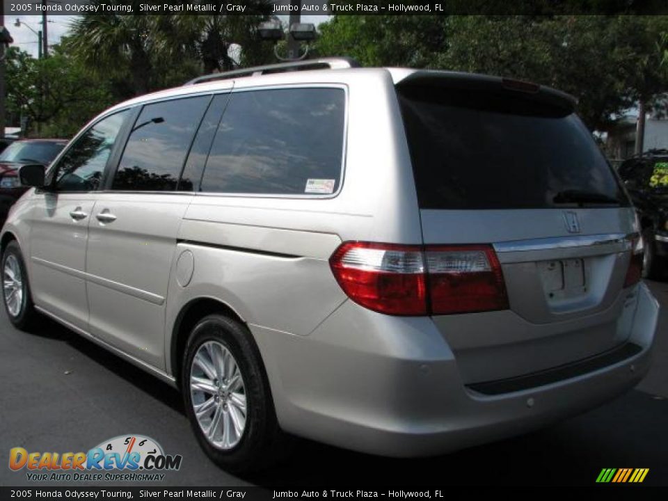 2005 Honda Odyssey Touring Silver Pearl Metallic / Gray Photo #8