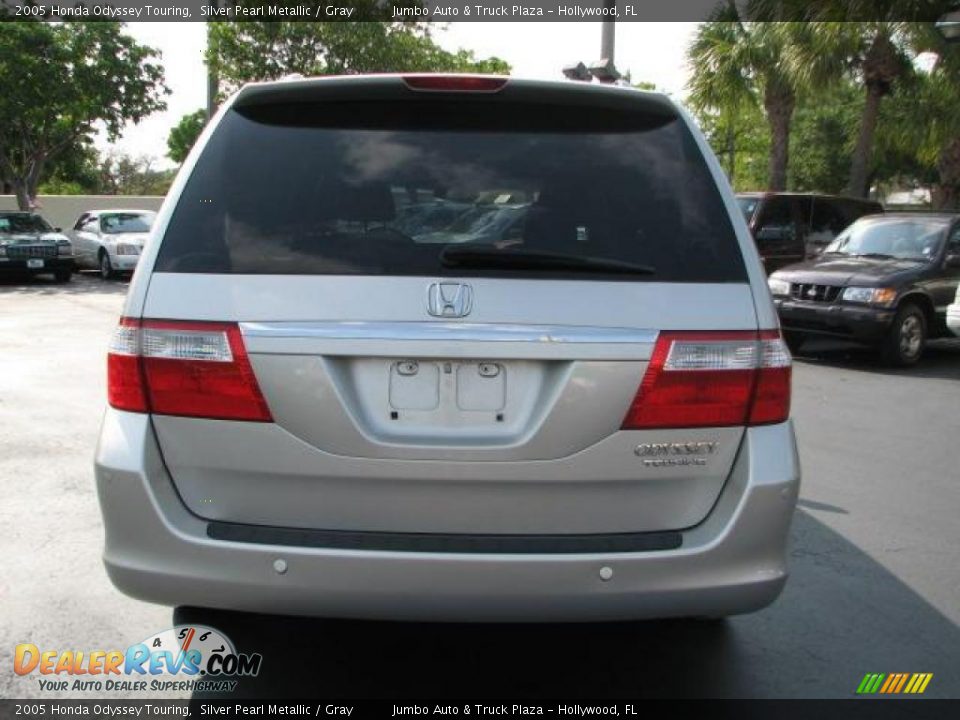 2005 Honda Odyssey Touring Silver Pearl Metallic / Gray Photo #9