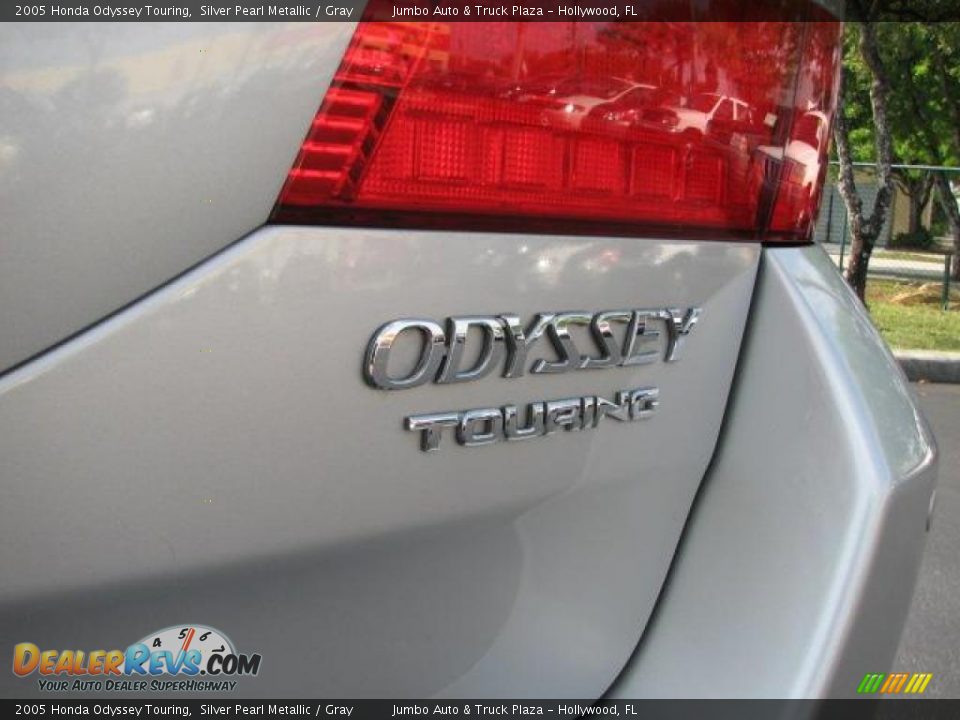 2005 Honda Odyssey Touring Silver Pearl Metallic / Gray Photo #10