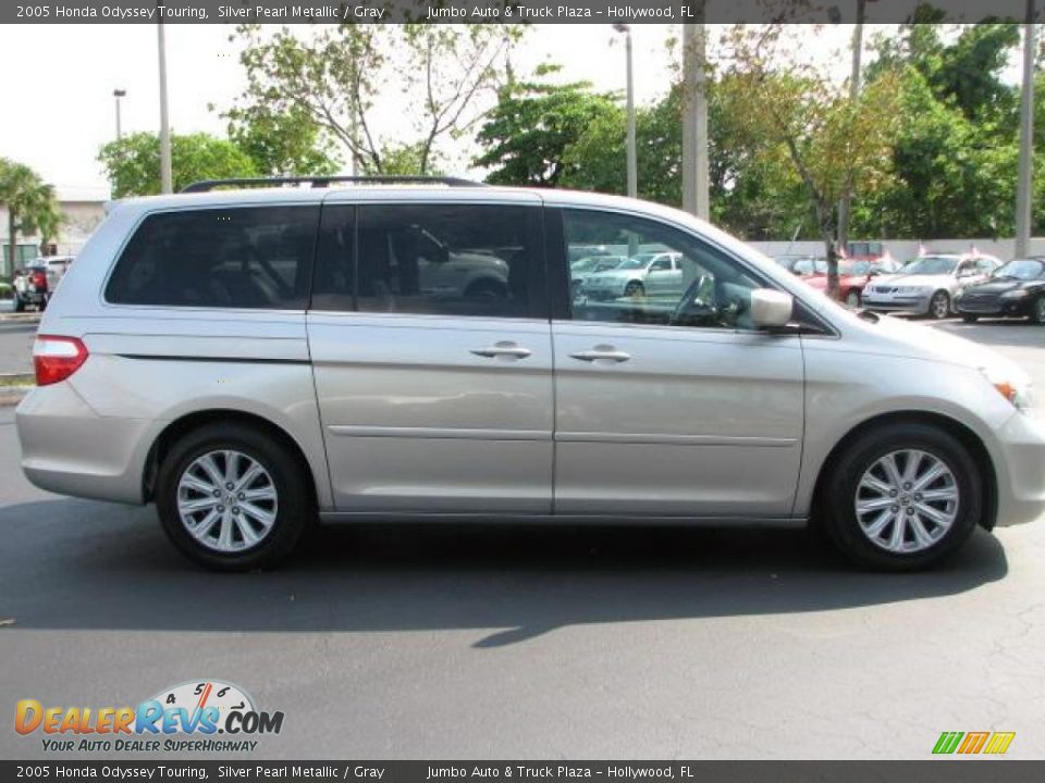 2005 Honda Odyssey Touring Silver Pearl Metallic / Gray Photo #14