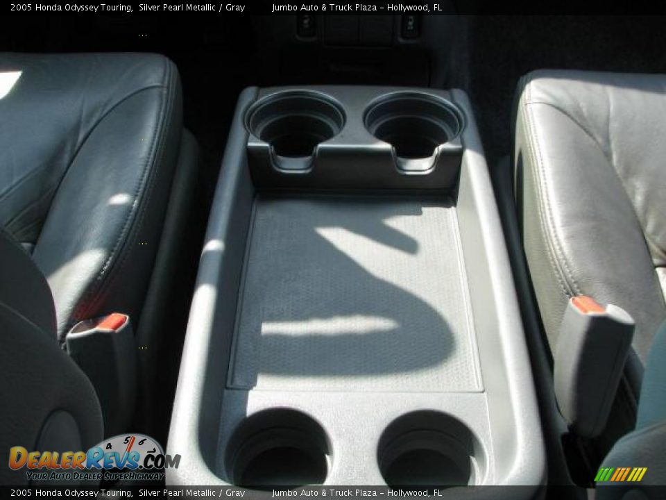 2005 Honda Odyssey Touring Silver Pearl Metallic / Gray Photo #26