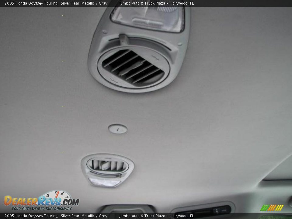 2005 Honda Odyssey Touring Silver Pearl Metallic / Gray Photo #29