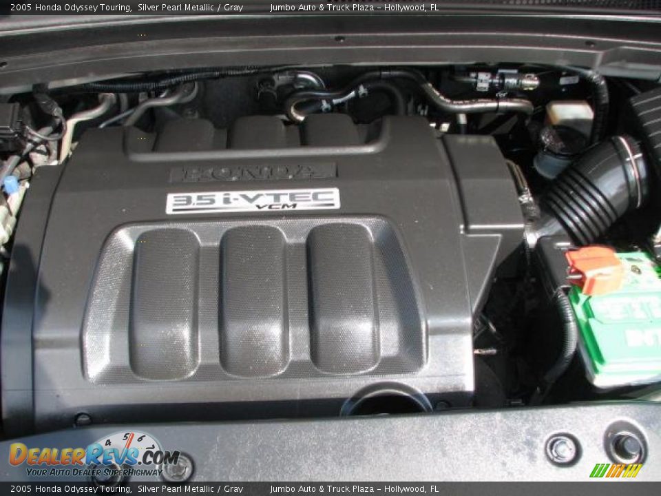 2005 Honda Odyssey Touring Silver Pearl Metallic / Gray Photo #31