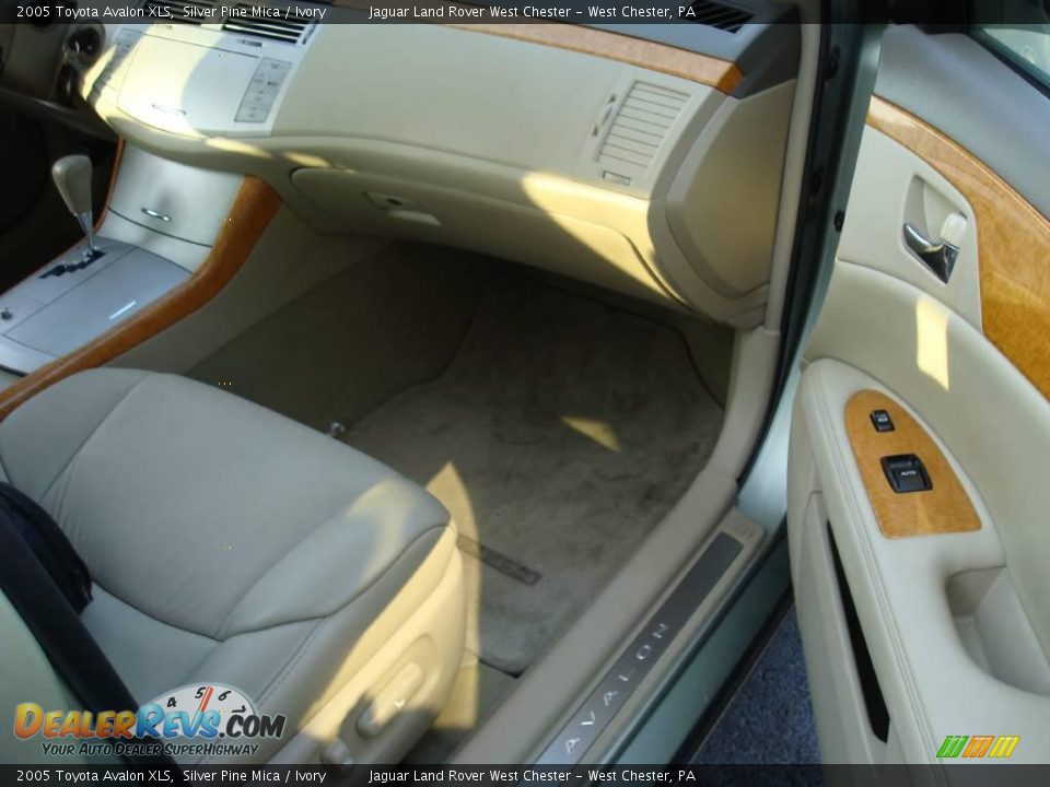 2005 Toyota Avalon XLS Silver Pine Mica / Ivory Photo #15