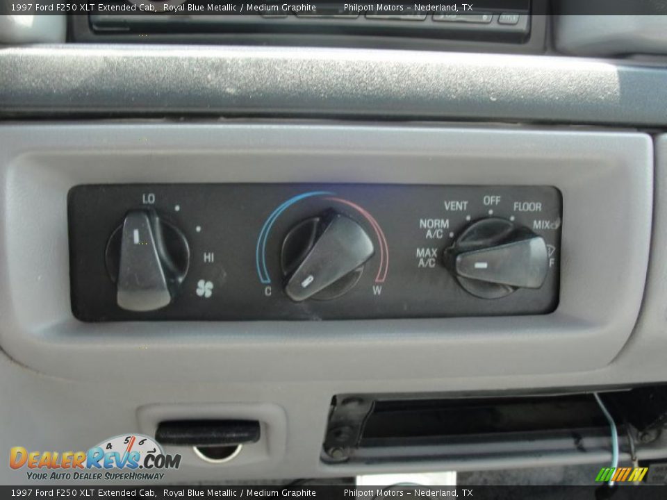 Controls of 1997 Ford F250 XLT Extended Cab Photo #26