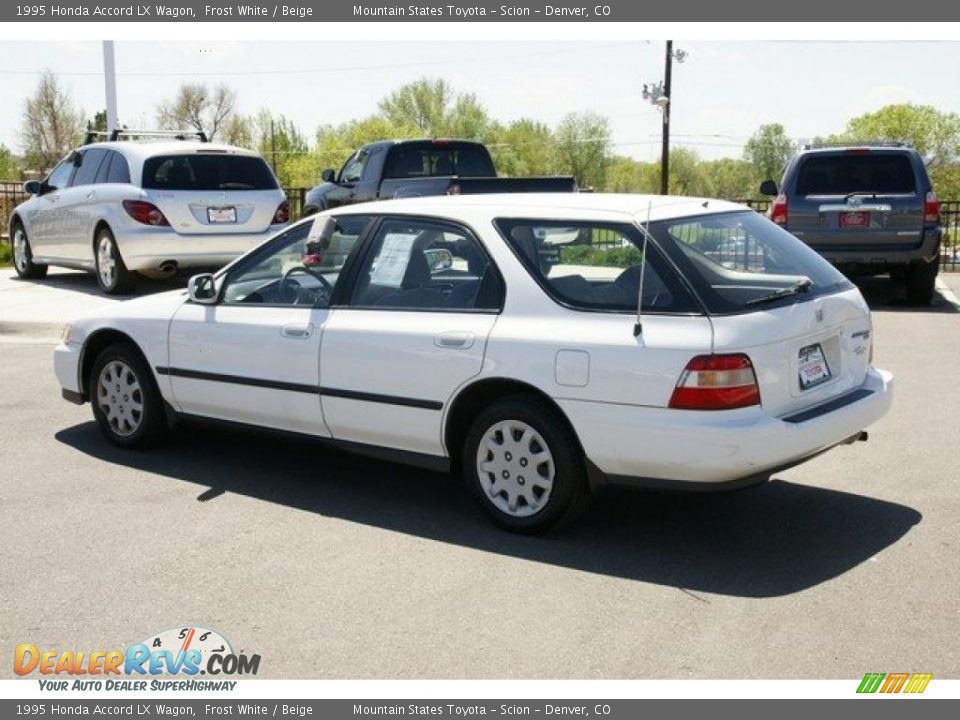 1995 Honda Accord LX Wagon Frost White / Beige Photo #3