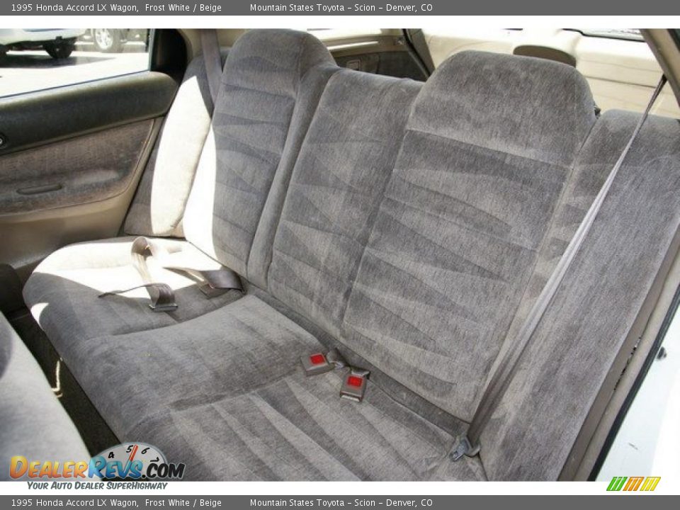 Beige Interior - 1995 Honda Accord LX Wagon Photo #12