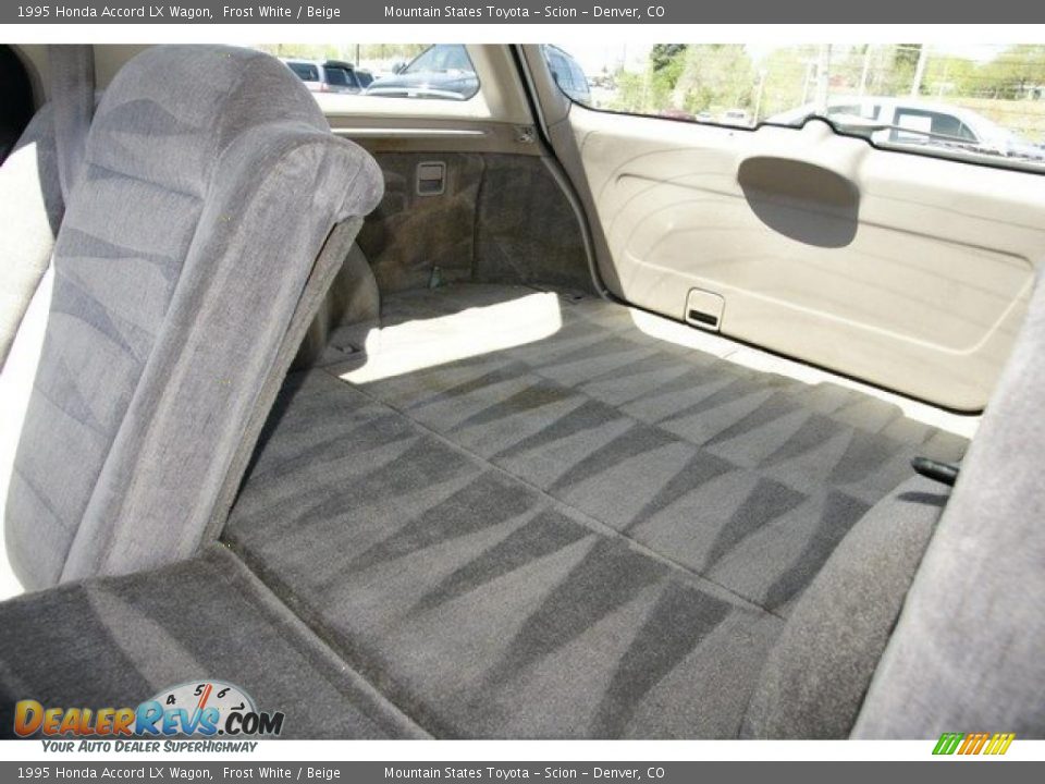 Beige Interior - 1995 Honda Accord LX Wagon Photo #13