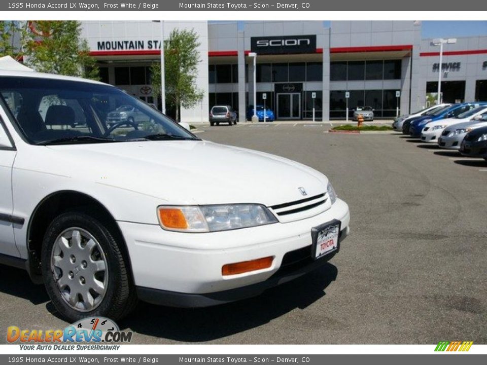 1995 Honda Accord LX Wagon Frost White / Beige Photo #31