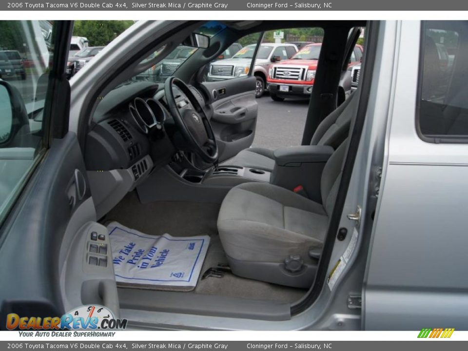 Graphite Gray Interior - 2006 Toyota Tacoma V6 Double Cab 4x4 Photo #8