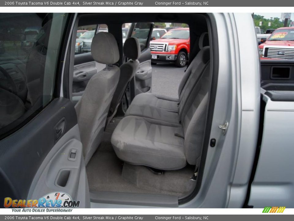 Graphite Gray Interior - 2006 Toyota Tacoma V6 Double Cab 4x4 Photo #10