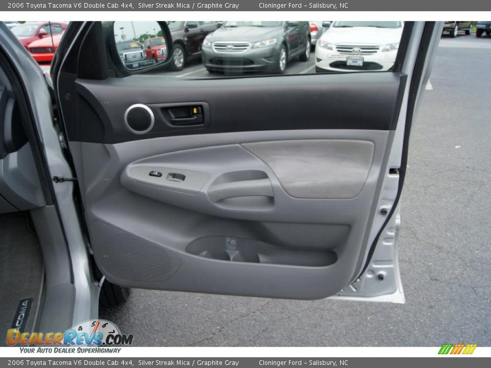 Door Panel of 2006 Toyota Tacoma V6 Double Cab 4x4 Photo #15
