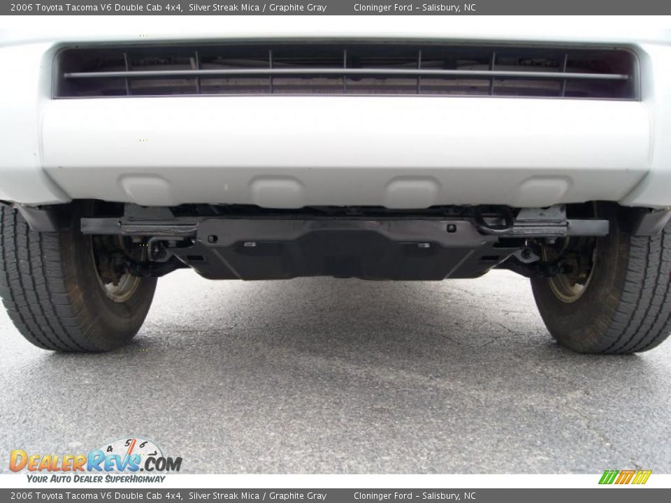 2006 Toyota Tacoma V6 Double Cab 4x4 Silver Streak Mica / Graphite Gray Photo #17