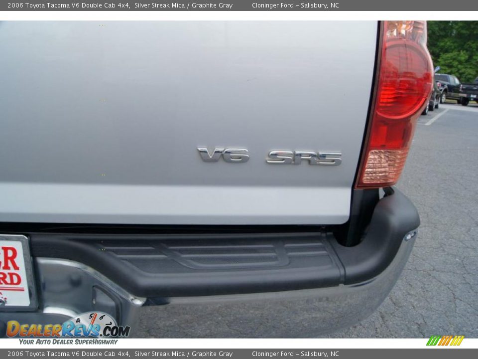 2006 Toyota Tacoma V6 Double Cab 4x4 Silver Streak Mica / Graphite Gray Photo #19