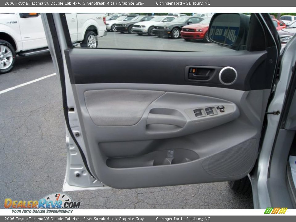 2006 Toyota Tacoma V6 Double Cab 4x4 Silver Streak Mica / Graphite Gray Photo #24