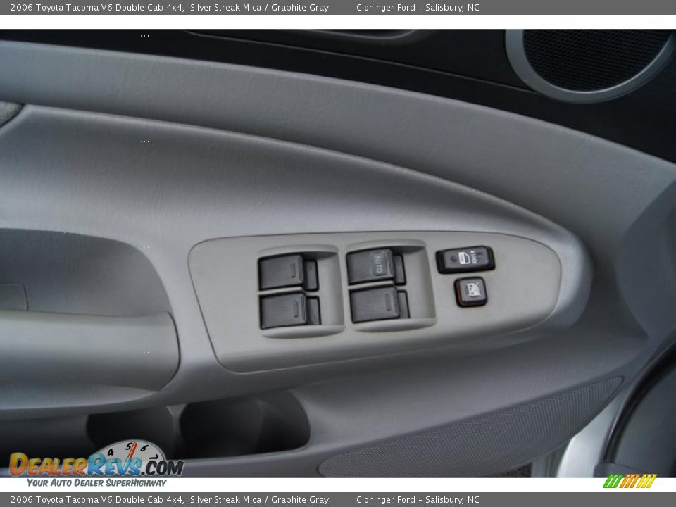 2006 Toyota Tacoma V6 Double Cab 4x4 Silver Streak Mica / Graphite Gray Photo #25