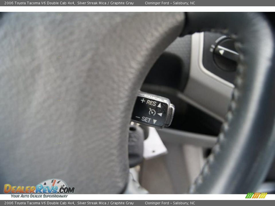2006 Toyota Tacoma V6 Double Cab 4x4 Silver Streak Mica / Graphite Gray Photo #28