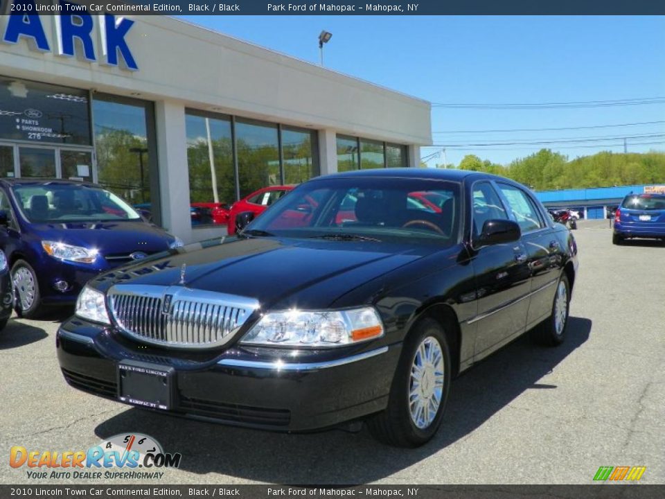 2010 Lincoln Town Car Continental Edition Black / Black Photo #2