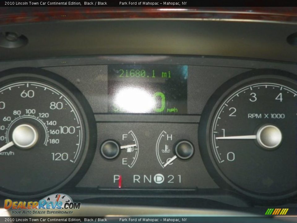 2010 Lincoln Town Car Continental Edition Gauges Photo #15