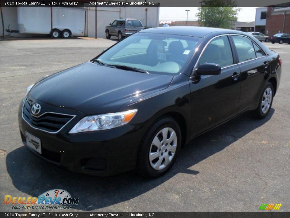 2010 toyota camry le black #1