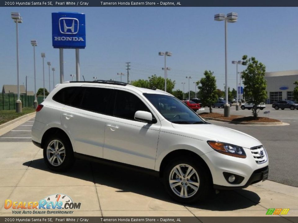 2010 Hyundai Santa Fe SE Pearl White / Gray Photo #3