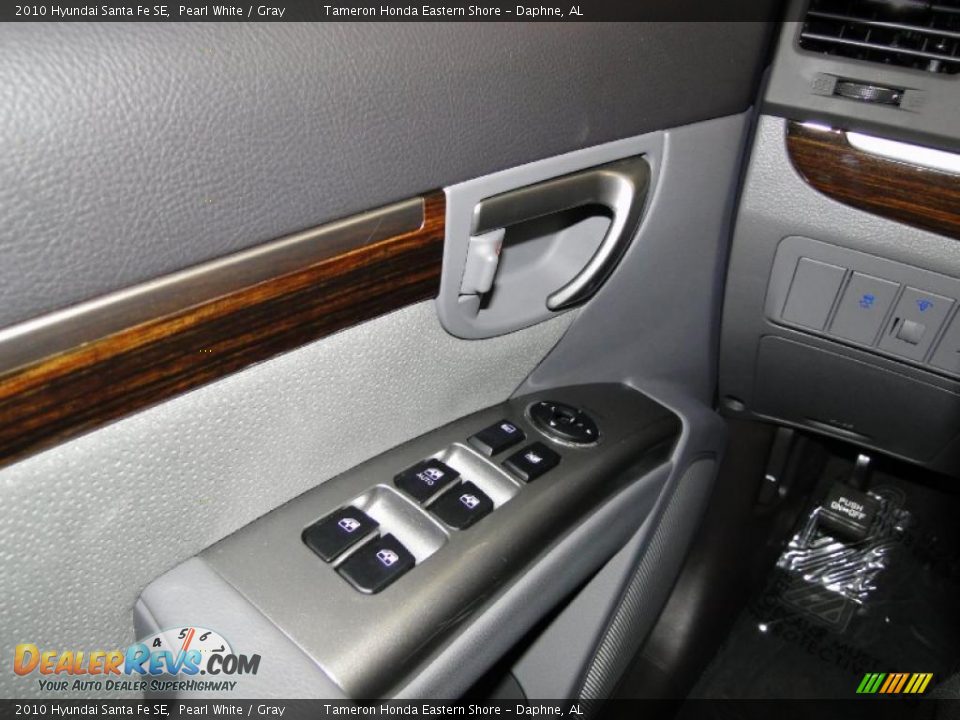 2010 Hyundai Santa Fe SE Pearl White / Gray Photo #18