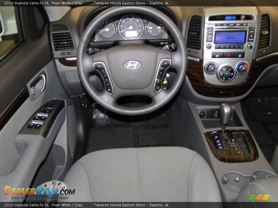 Gray Interior - 2010 Hyundai Santa Fe SE Photo #22