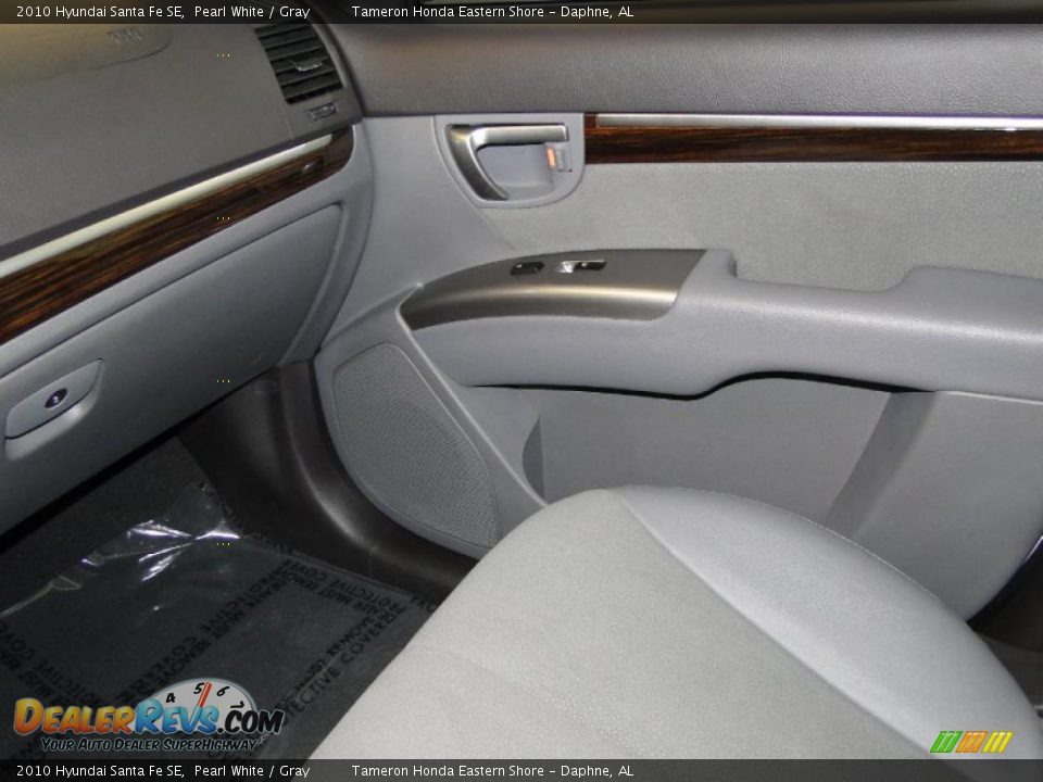2010 Hyundai Santa Fe SE Pearl White / Gray Photo #25