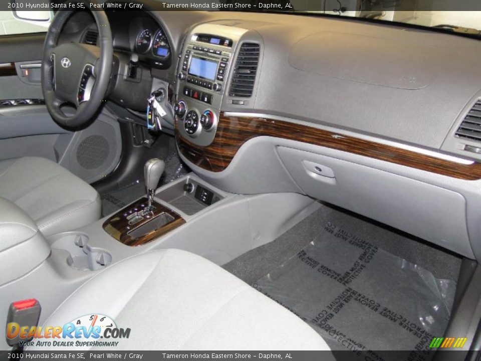 Dashboard of 2010 Hyundai Santa Fe SE Photo #26