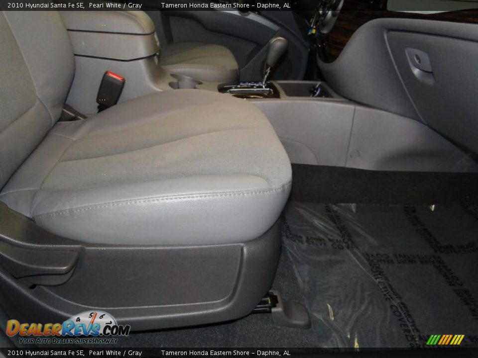 2010 Hyundai Santa Fe SE Pearl White / Gray Photo #28