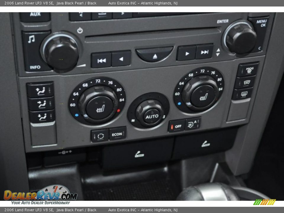 Controls of 2006 Land Rover LR3 V8 SE Photo #15