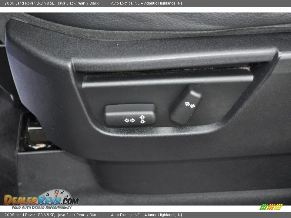Controls of 2006 Land Rover LR3 V8 SE Photo #20