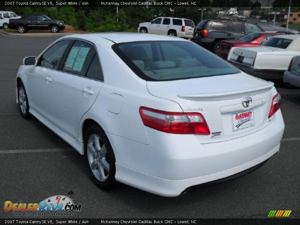 2007 Toyota Camry SE V6 Super White / Ash Photo #2