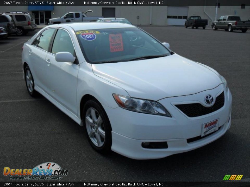 2007 Toyota Camry SE V6 Super White / Ash Photo #5