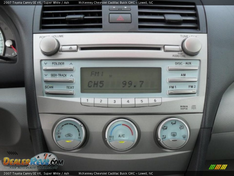 2007 Toyota Camry SE V6 Super White / Ash Photo #10