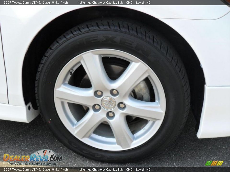 2007 Toyota Camry SE V6 Super White / Ash Photo #23