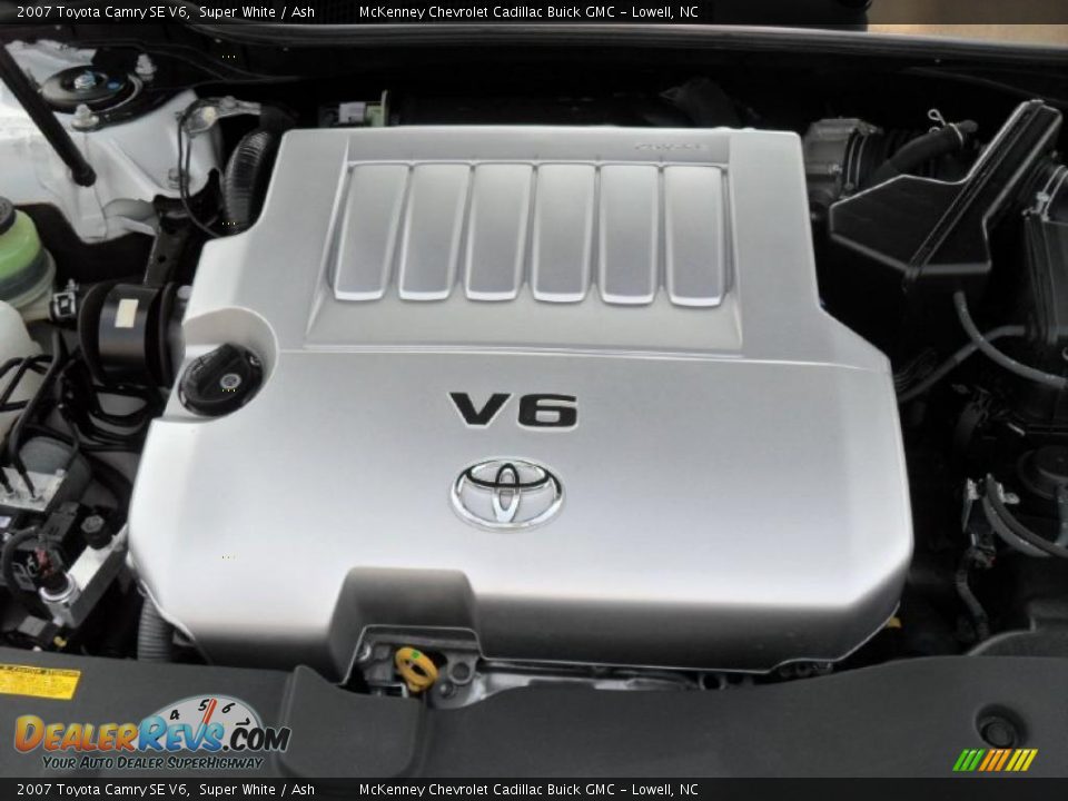 2007 Toyota Camry SE V6 Super White / Ash Photo #24