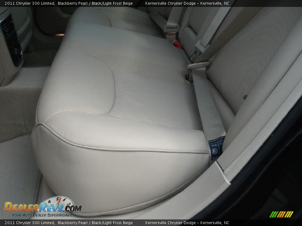 Black/Light Frost Beige Interior - 2011 Chrysler 300 Limited Photo #12