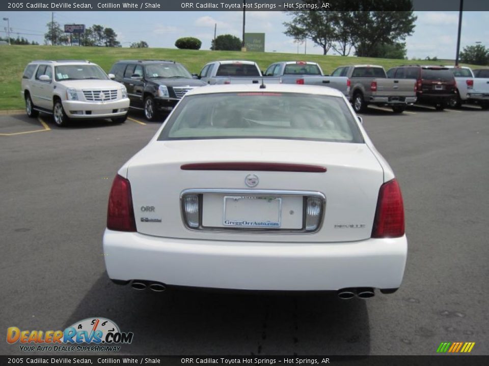 2005 Cadillac DeVille Sedan Cotillion White / Shale Photo #4