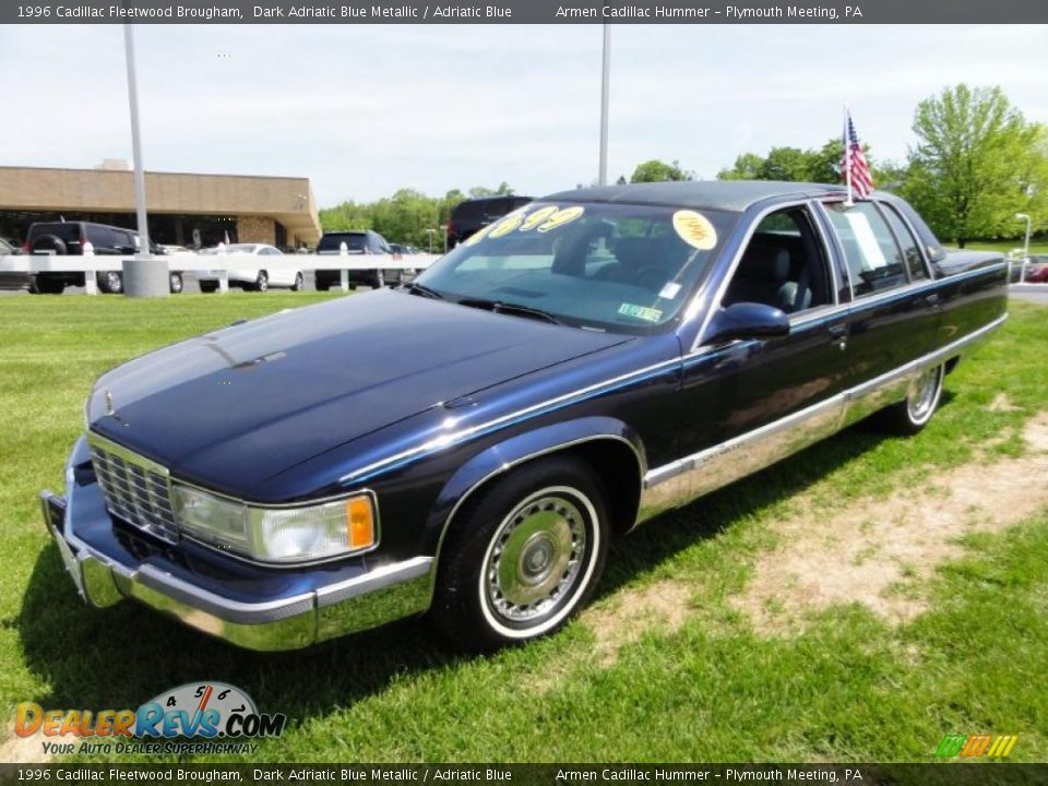 Front 3/4 View of 1996 Cadillac Fleetwood Brougham Photo #2