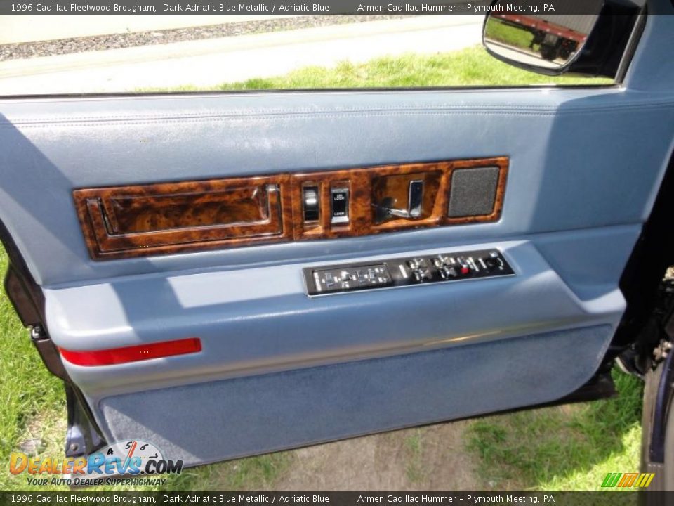 Door Panel of 1996 Cadillac Fleetwood Brougham Photo #14