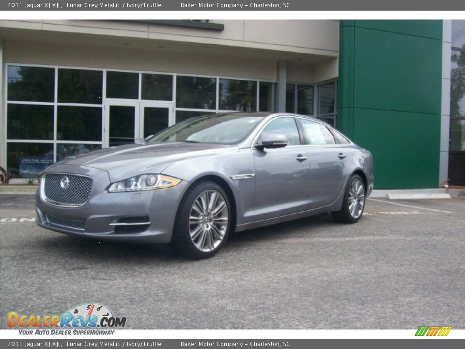 Front 3/4 View of 2011 Jaguar XJ XJL Photo #1