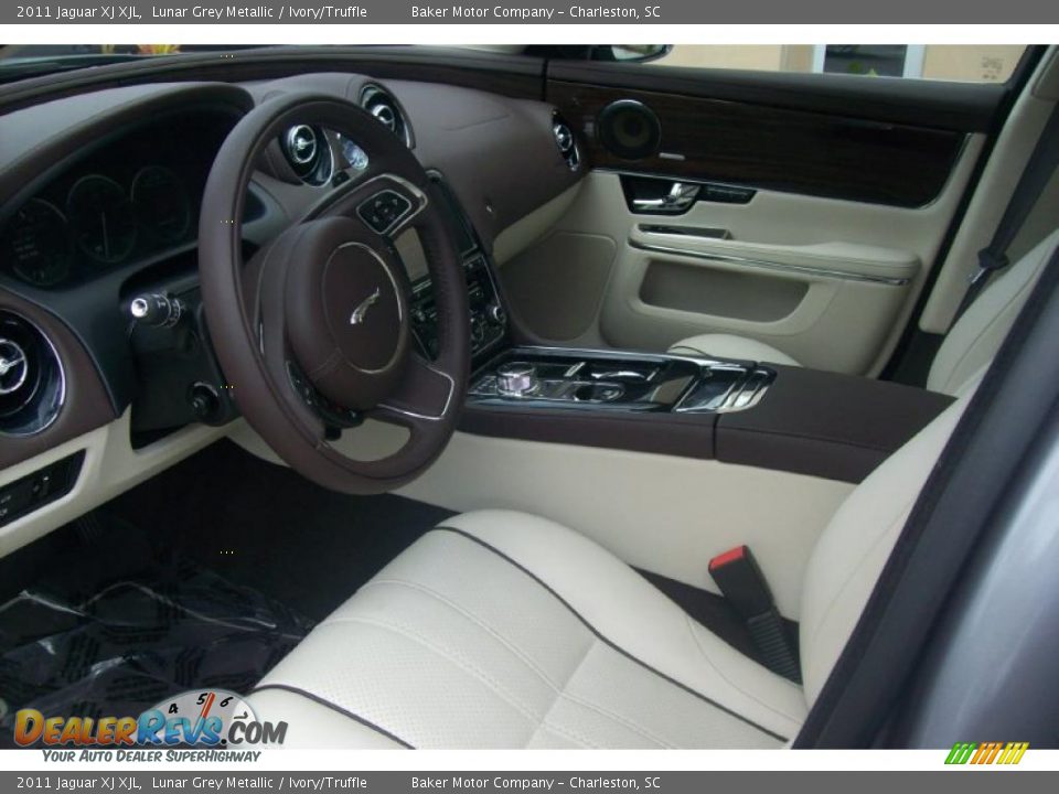 Ivory/Truffle Interior - 2011 Jaguar XJ XJL Photo #9